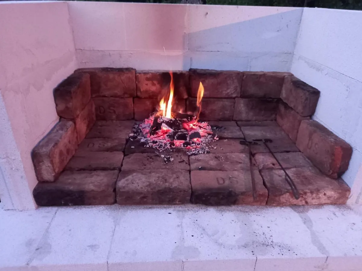 דירות פוז'ינה Hacienda Avoxa קרואטיה